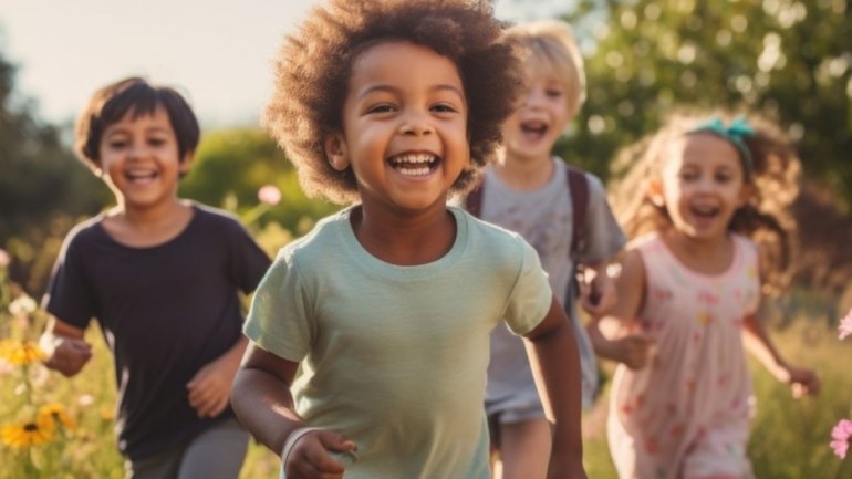Contra um mundo que silencia as crianças, um apelo para infancializar a vida