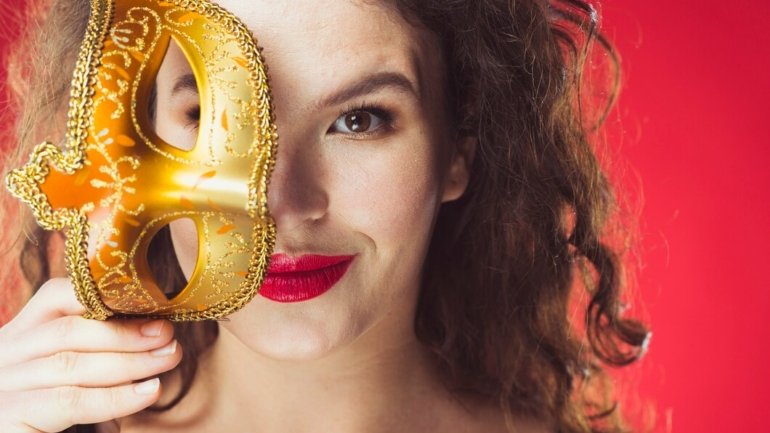 Vaidade ou segurança? Nuances das máscaras sociais que usamos sem perceber
