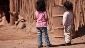 32 milhões de crianças vivem na pobreza no país – as meninas são as mais violentadas e as que menos estudam