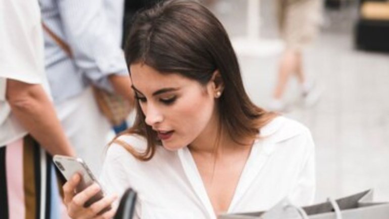 Na era figital: entenda como a união do mundo físico com o digital afeta a indústria da moda