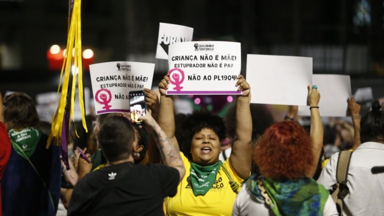 PL do aborto: por que a adoção não é justificativa para a gestação, em caso de estupro