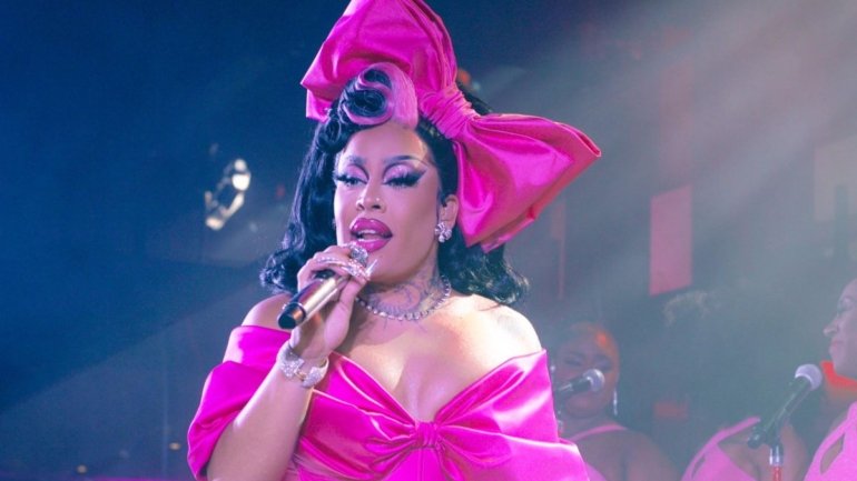 Irresistível: Gloria Groove lança novo EP e promete inaugurar a nova era das drags no pagode