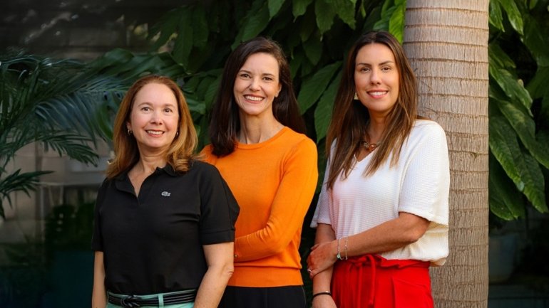 Da esquerda para a direita: Luciana Lobo, Cintia Moreira e Renata Lamarco, comitê de transição atualmente no comando da Dengo (Crédito: Divulgação)