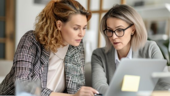 Liderança feminina cresce em ritmo lento e segue concentrada em poucas companhias