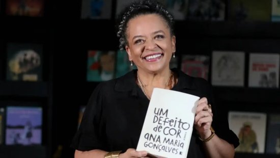 A escritora Ana Maria Gonçalves