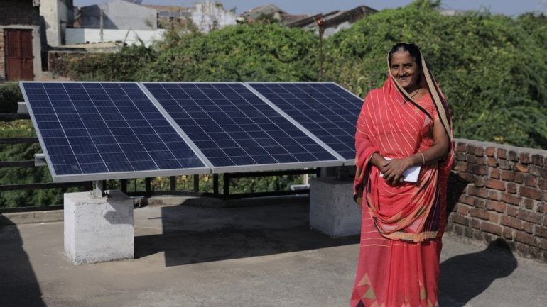 Gadvi Kailashben vive em Modhera, lar do centenário Templo do Sol e agora a primeira vila na Índia que funciona com energia solar